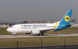 Een Boeing 737-500 van Ukraine International Airlines