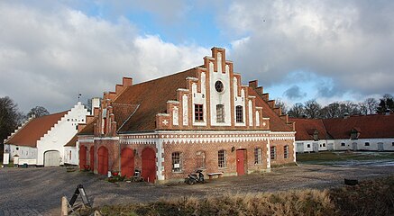 Zabudowania folwarczne