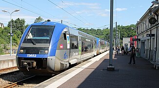 X 73500 Basse-Normandie, in het station Saint-Lô (2014).