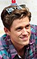 Aaron Tveit spielt Mike Warren