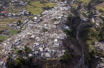 Luftaufnahme von den zerstörten Häusern der Stadt Balakot