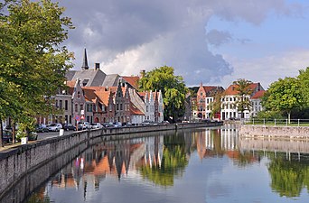 Le Langerei, dernier segment de Reie intra muros, entre le canal du Miroir et la porte de Damme.