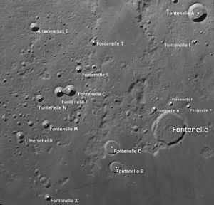 Fontenelle mit Nebenkratern (Norden oben; LROC-WAC)