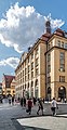 Ehemaliger Messepalast in offener Bebauung (Anschrift: Grimmaische Straße 1, 3, 5, 7, Naschmarkt 1, 3, Reichsstraße 1, 3, 5, 7, 9 und Salzgäßchen 6), heute Hotel