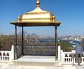 Osmanlı padişahları ve halifelerinin oruçlarını açtığı Topkapı Sarayı'ndaki altın yaldızlı iftar çardağı (İstanbul, Türkiye)