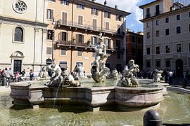 Fontana del Moro, Piazza Navona