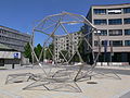 Skulptur auf dem Julius-Raab-Platz