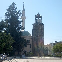 Peklin Camii ve saat kulesi