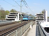 Verhoogde spoorlijn bij station Niddapark te Ginnheim