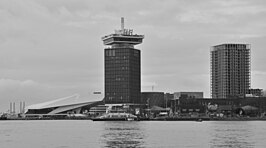 Eye Filmmuseum, A'DAM Toren, B'Mine met pontaanlanding Buiksloterweg op de voorgrond