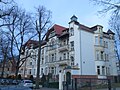 Doppelmietshaus mit Vorgarten und Einfriedung