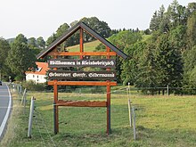 Der Geburtsort der Orgelbauer-Brüder Silbermann grüßt schon am Ortseingang mit dem Hinweis auf die berühmten dieses Ortes.