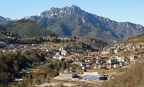 Molina di Ledro und Legos mit dem Monte Corno und Caset im Hintergrund