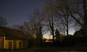 Konjunktion der Planeten Venus und Jupiter, am 1. März 2023, 19.05 Uhr, in Lehnin aufgenommen.