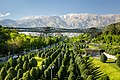 Die Tabiat-Brücke, Teheran, im Hintergrund das Elburs-Gebirge