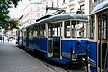 Geführter Triebwagen des Typs Konstal 102NaD der Straßenbahn Krakau