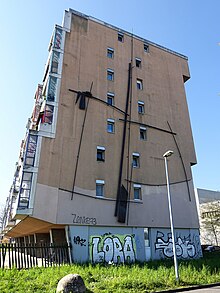 Elsässerstrasse 41/53, Basel. Gestaltung der Giebelfassade Nord (1986–1988) von Daniel Gaemperle (1954), Maler, Grafiker