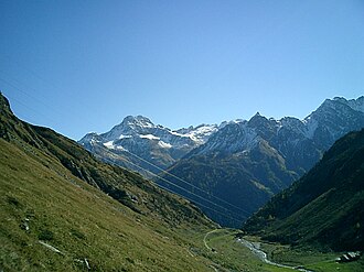 Abstieg vom Septimerpass auf der Südseite, im Hintergrund die Südlichen Bergeller Berge.