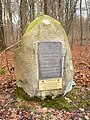 Gedenkstein von 1926 für den Begründer des Elm-Bergturnfestes Dr. med. Gustav Mack an der Tetzelstein-Lichtung