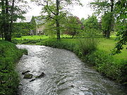 Die Wesenitz in Großharthau mit Einmündung der Gruna