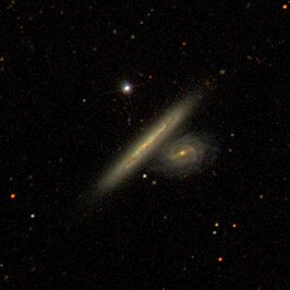 NGC 5526-1 (midden)