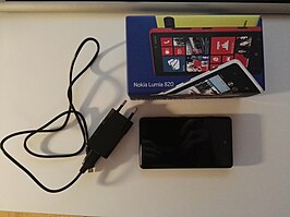 Nokia Lumia 820 met doos en oplader