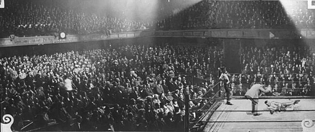 Hayden Phytian defeats Earl Little at Vernon Arena, possibly April 22, 1925