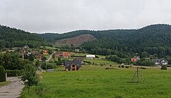 Bysina, przysiółek Szlary, quarry; on the left: Jasenica