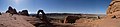 Arches Ulusal Parkı'nda "Delicate Arch (Zarif Kemer)" ve civarı panoraması