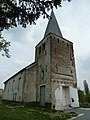 Toren en toegang tot kerkje