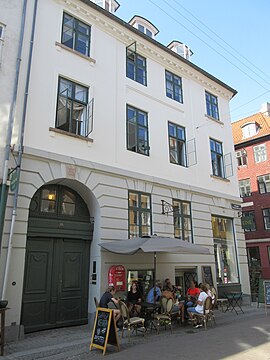 The facade on Kompagnistræde.