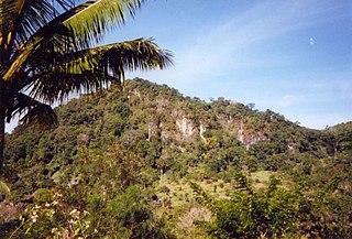 Eine Fatu, eine für Timor typische steile Klippe nahe Tutuala