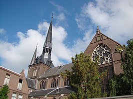 Zijkant Sint-Bonifatiuskerk