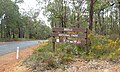 Mundaring Weir Road in der Darling Range (Western Australia)