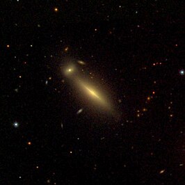 NGC 5463B (linksboven NGC 5463)