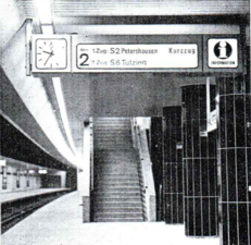 Historisches Bild eines Tunnelanzeigers mit Eröffnungsbedruckung (etwa 1974)