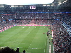 Allianz Arena'da bir maç oynanırken.