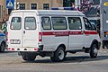 İç birliklerin plakalı ambulans görünümlü bir minibüs (BB-0)
