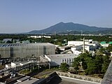 Gelände des KEK-Forschungszentrum am Fuße des Berg Tsukuba