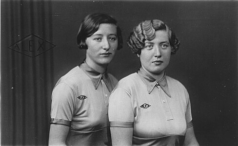 Mien van Bree with Maria Gaudens, 1935