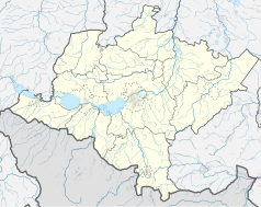 Mapa konturowa powiatu nyskiego, blisko centrum na lewo znajduje się punkt z opisem „Suszkowice”