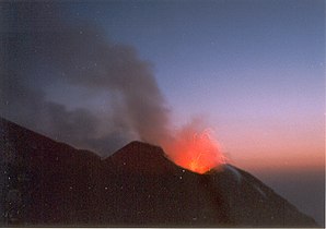 Jedna z erupcji z 1998 r.