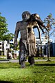 Skulpturen «Bruderovet» i Peer Gynt-parken på Løren i Oslo. Foto: Bård Jørgensen, 2010