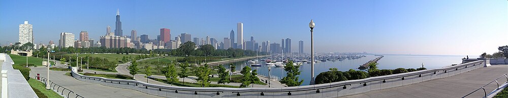 Grant Park vanaf de Museum Campus Chicago met de skyline van Chicago