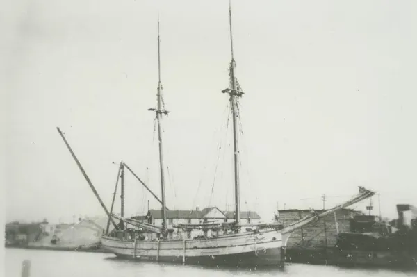 File:Rosabelle Ship.webp