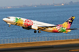 Boeing 737-400 JA737E (Luchthaven Haneda, 14 januari 2007)