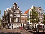 Canal houses at Blauwburgwal-Herengracht, bridge 19 in foreground