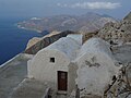 Blick von der Panagia-Kalamiotissa-Anlage auf die Insel