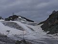 Die Hütte rechts über dem Pass