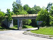 Wiadukt tramwajowy nad ul. Łowińskiego, a dawniej kolejowy na linii nr 111